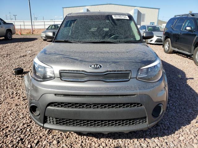 KNDJN2A27H7492997 - 2017 KIA SOUL GRAY photo 5