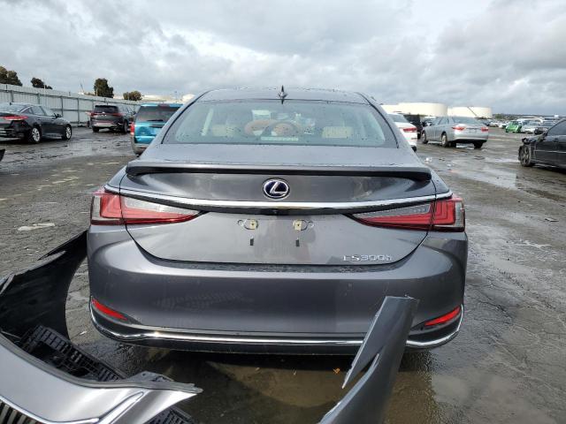 58AB21B17KU003119 - 2019 LEXUS ES 300H GRAY photo 6