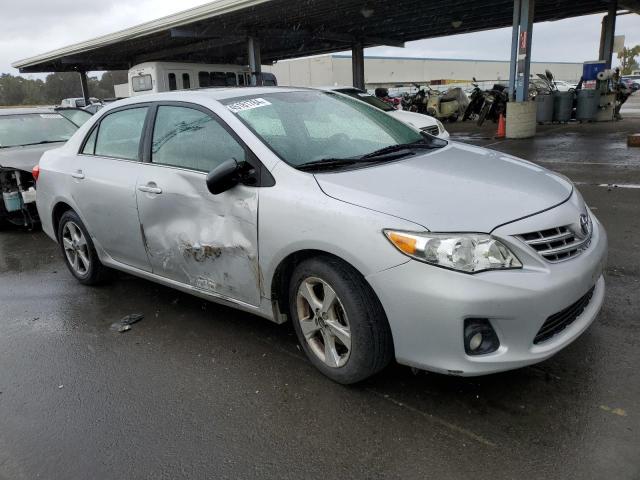 2T1BU4EEXDC964836 - 2013 TOYOTA COROLLA BASE SILVER photo 4