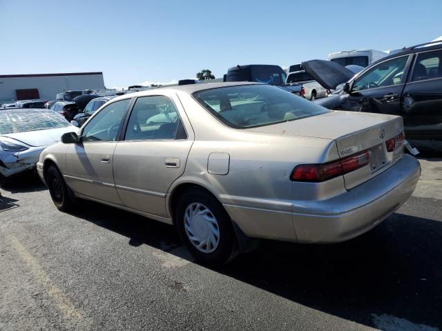 JT2BG28K8W0185647 - 1998 TOYOTA CAMRY LE GOLD photo 2