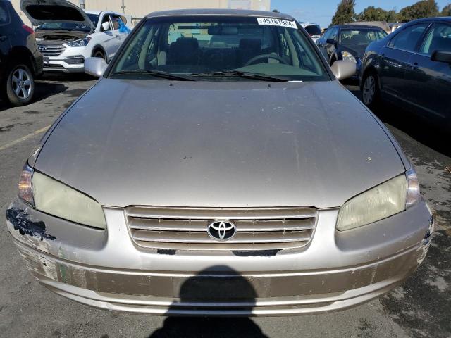 JT2BG28K8W0185647 - 1998 TOYOTA CAMRY LE GOLD photo 5