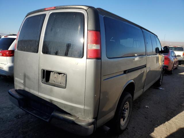 1GAHG39U671189840 - 2007 CHEVROLET EXPRESS G3 GRAY photo 4