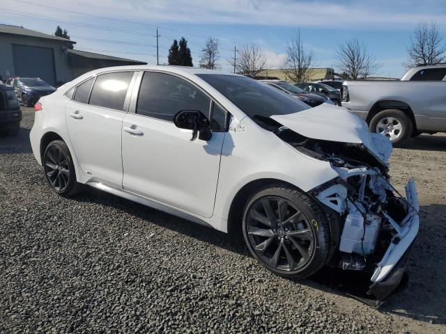 JTDBDMHE3SJ011737 - 2025 TOYOTA COROLLA LE WHITE photo 4