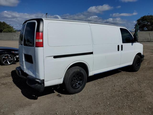 1GCEG15X751130128 - 2005 CHEVROLET EXPRESS G1 WHITE photo 3