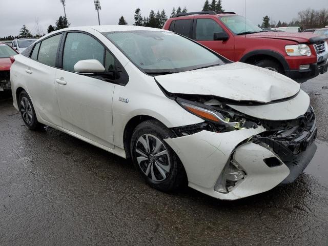 JTDKARFP5J3099218 - 2018 TOYOTA PRIUS PRIM თეთრი ფოტო 4