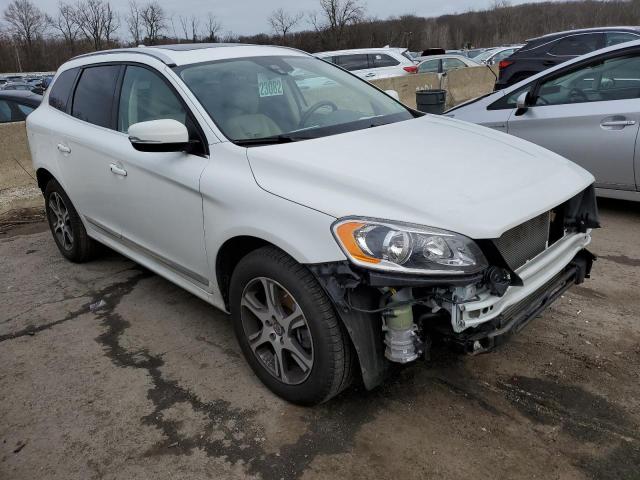 YV4902RB9F2625885 - 2015 VOLVO XC60 T6 PREMIER WHITE photo 4