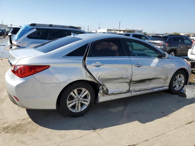 5NPEB4AC7EH878776 - 2014 HYUNDAI SONATA GLS SILVER photo 3