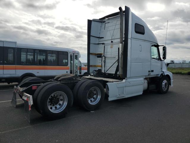 4V4NC9EH0GN965975 - 2016 VOLVO VN VNL WHITE photo 4