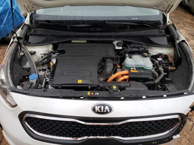 KNDCB3LC2J5136634 - 2018 KIA NIRO FE WHITE photo 11