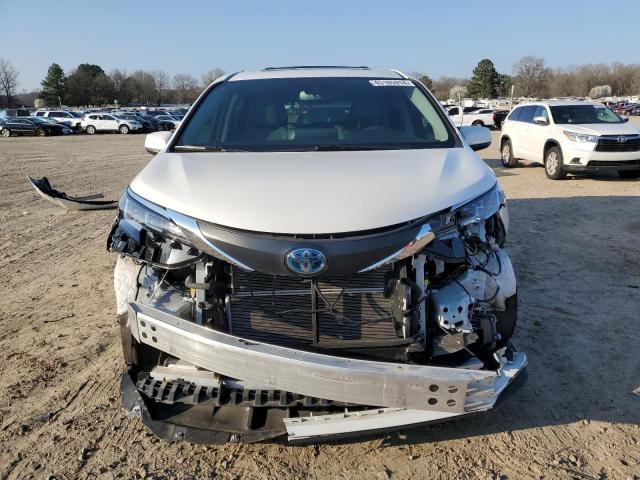 5TDYRKEC1MS037231 - 2021 TOYOTA SIENNA XLE WHITE photo 5