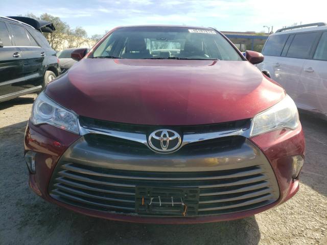 4T1BF1FK2HU699749 - 2017 TOYOTA CAMRY LE RED photo 5