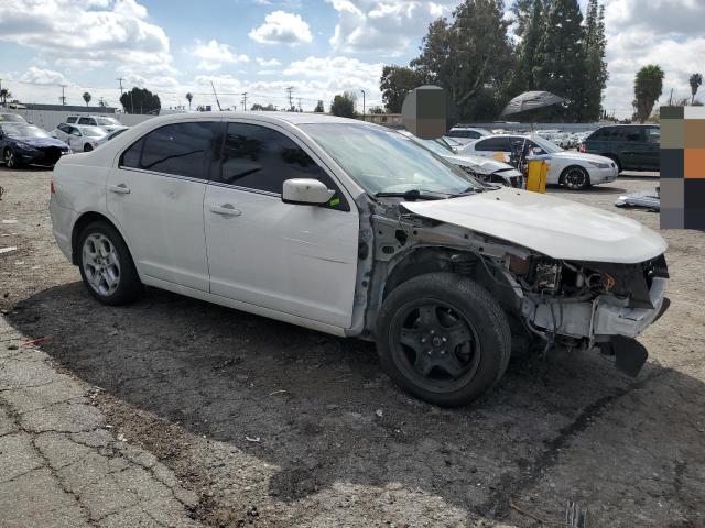 3FAHP0HA2AR132549 - 2010 FORD FUSION SE WHITE photo 4