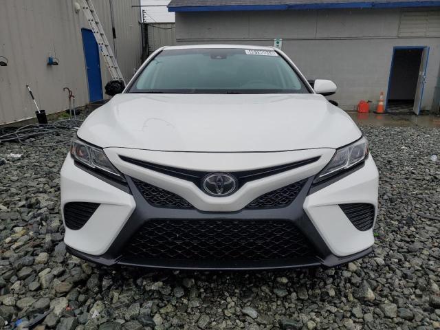 4T1G11AK4LU369180 - 2020 TOYOTA CAMRY SE WHITE photo 5