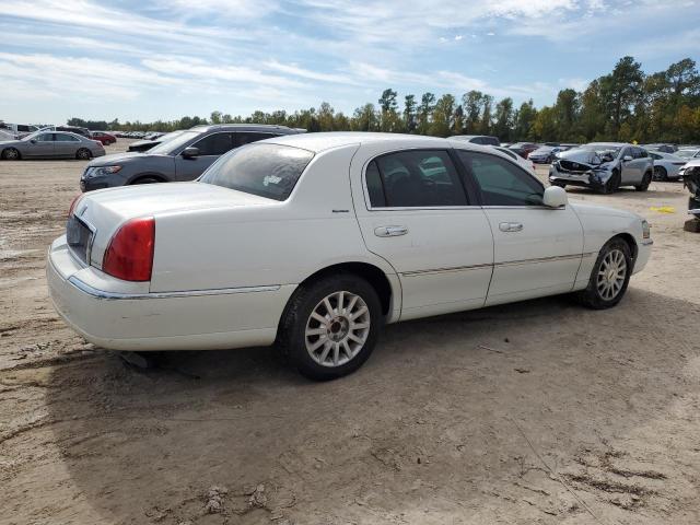 1LNHM81V26Y636828 - 2006 LINCOLN TOWN CAR SIGNATURE WHITE photo 3