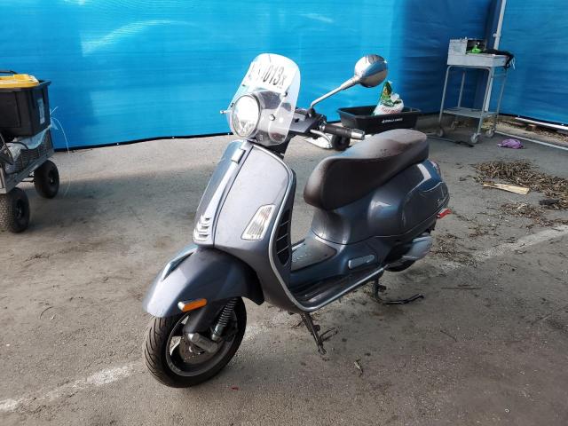 ZAPMA39M7N5300469 - 2022 VESPA GTS GRAY photo 2