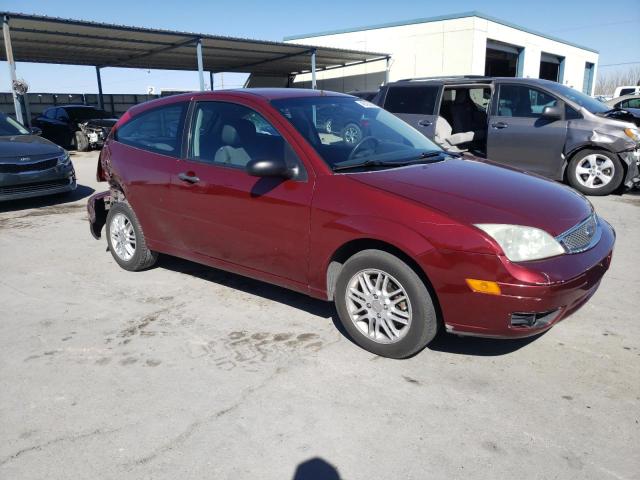 1FAHP31N36W201994 - 2006 FORD FOCUS ZX3 RED photo 4