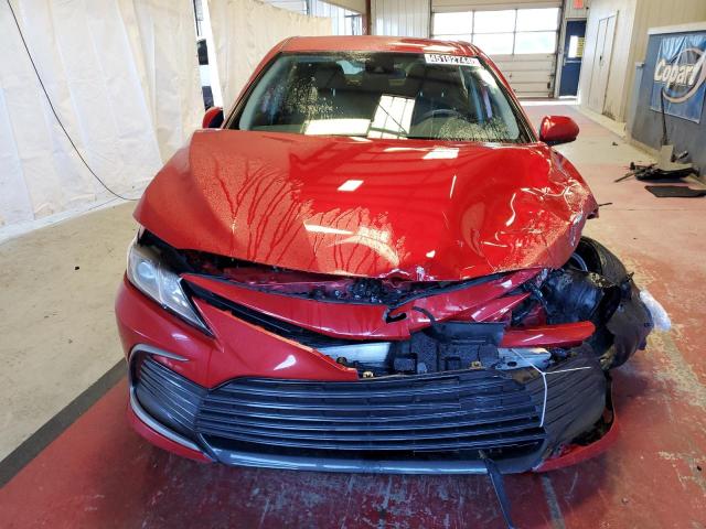 4T1C11AK3PU164566 - 2023 TOYOTA CAMRY LE RED photo 5