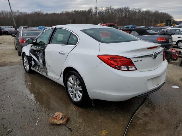 2G4GS5ER9D9220306 - 2013 BUICK REGAL PREMIUM WHITE photo 2