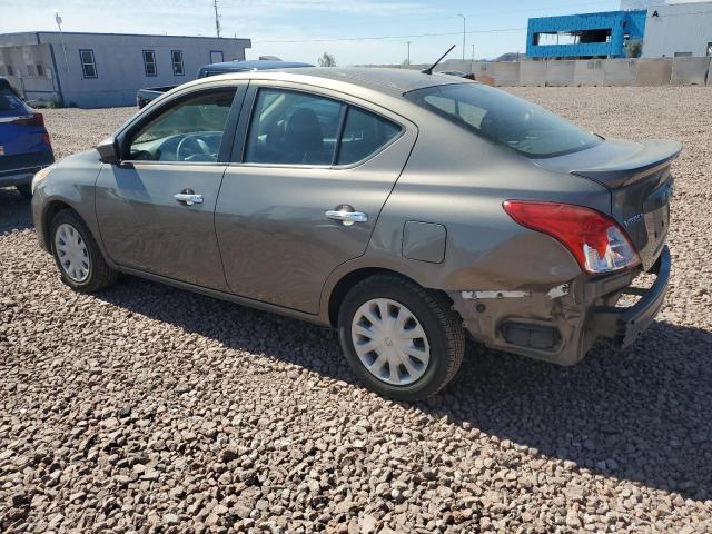 3N1CN7AP3HL802336 - 2017 NISSAN VERSA S BROWN photo 2