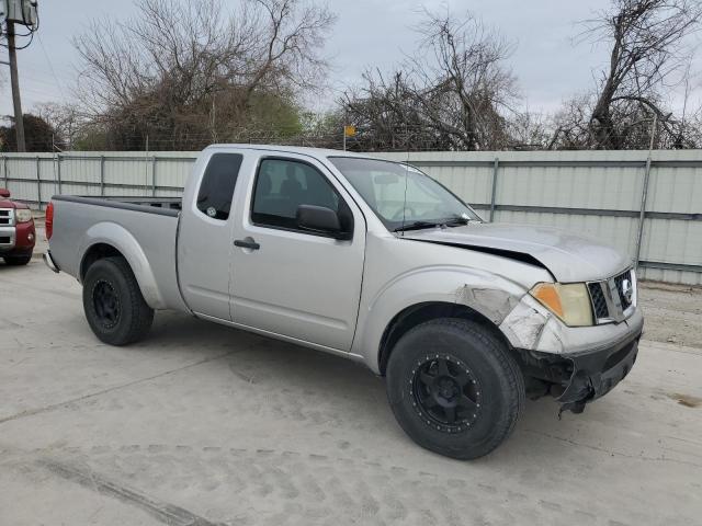 1N6BD06T15C437667 - 2005 NISSAN FRONTIER KING CAB XE SILVER photo 4