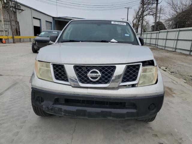 1N6BD06T15C437667 - 2005 NISSAN FRONTIER KING CAB XE SILVER photo 5
