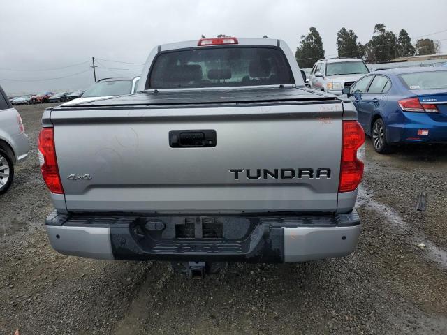 5TFDY5F14GX582032 - 2016 TOYOTA TUNDRA CREWMAX SR5 SILVER photo 6