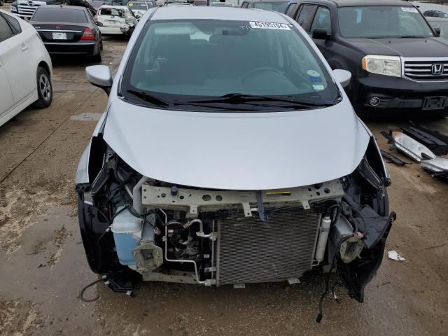 3N1CE2CP7FL380102 - 2015 NISSAN VERSA NOTE S SILVER photo 5