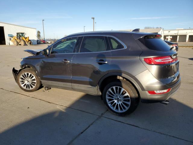 5LMCJ3C97HUL61714 - 2017 LINCOLN MKC RESERVE GRAY photo 2