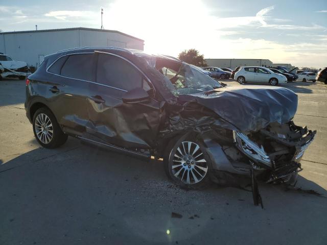 5LMCJ3C97HUL61714 - 2017 LINCOLN MKC RESERVE GRAY photo 4