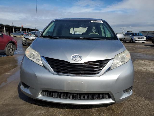 5TDKK3DC2BS114428 - 2011 TOYOTA SIENNA LE SILVER photo 5