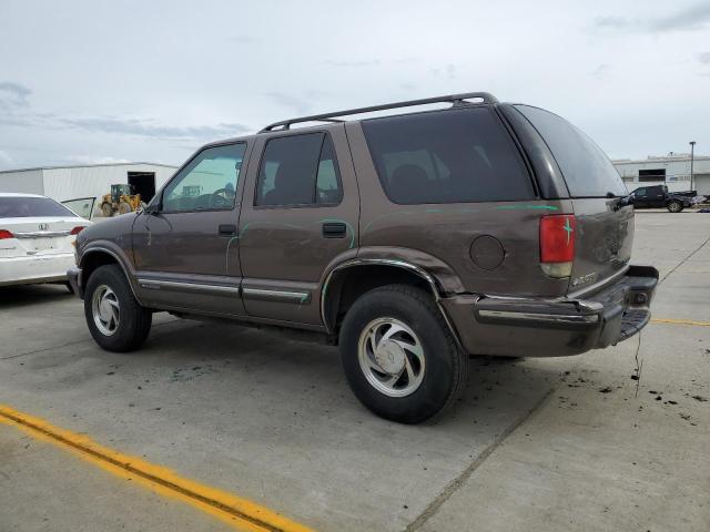 1GNDT13W1W2218936 - 1998 CHEVROLET BLAZER BROWN photo 2