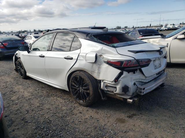 4T1K31AK8MU021159 - 2021 TOYOTA CAMRY XSE WHITE photo 2