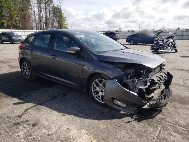 1FADP3K24FL215830 - 2015 FORD FOCUS SE GRAY photo 4