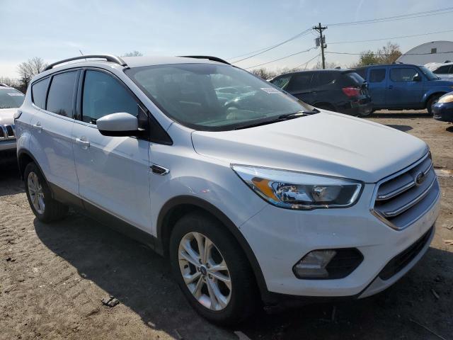 1FMCU0GD3JUB05194 - 2018 FORD ESCAPE SE WHITE photo 4