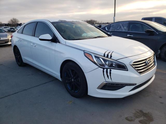 5NPE24AFXFH022917 - 2015 HYUNDAI SONATA SE WHITE photo 4