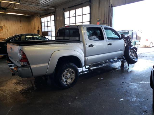5TFJU4GN5DX046017 - 2013 TOYOTA TACOMA DOUBLE CAB PRERUNNER SILVER photo 3