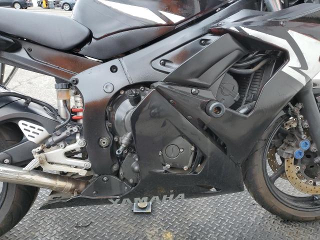 JYARJ06E84A012075 - 2004 YAMAHA YZFR6 L BLACK photo 5