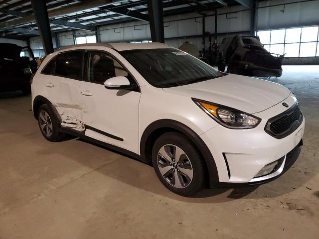 KNDCC3LC4K5350247 - 2019 KIA NIRO EX WHITE photo 4