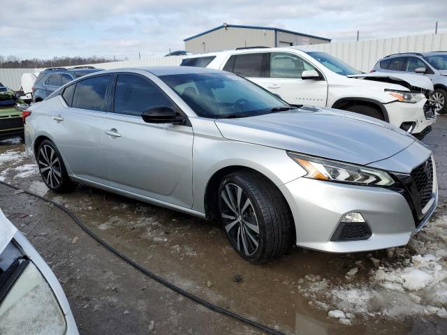 1N4BL4CV8KC149536 - 2019 NISSAN ALTIMA SR SILVER photo 4
