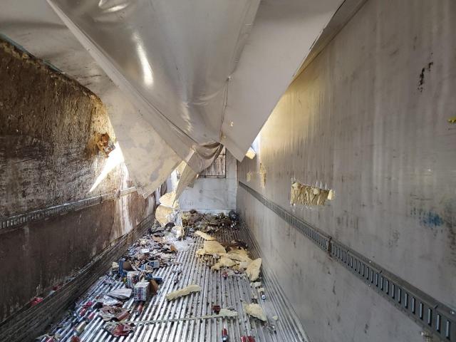 1UYVS2534J2021925 - 2018 UTILITY TRAILER WHITE photo 5