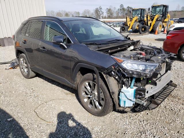 2T3C1RFV5MC093828 - 2021 TOYOTA RAV4 XLE PREMIUM GRAY photo 4