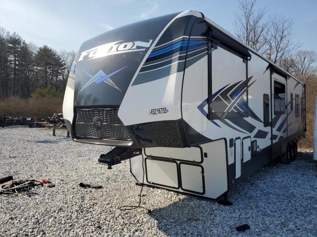 4YDF4283XMF811054 - 2021 KEYSTONE TRAILER WHITE photo 2