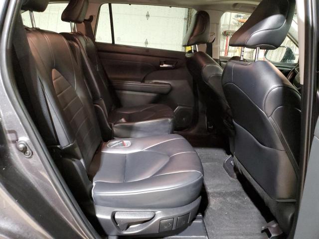 5TDGZRBH0NS210288 - 2022 TOYOTA HIGHLANDER XLE 灰色 照片 11