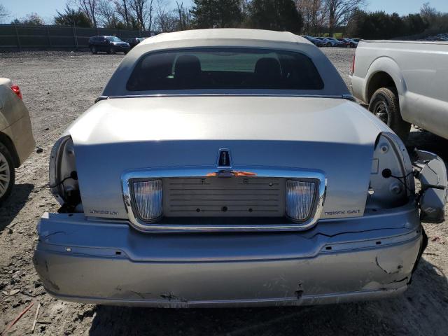 1LNHM81W03Y672988 - 2003 LINCOLN TOWN CAR EXECUTIVE ვერცხლისფერი ფოტო 6