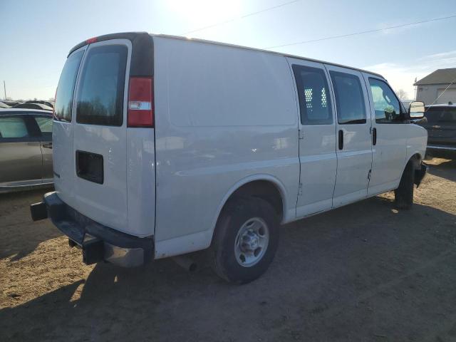 1GCWGAFG2K1214582 - 2019 CHEVROLET EXPRESS G2 WHITE photo 3