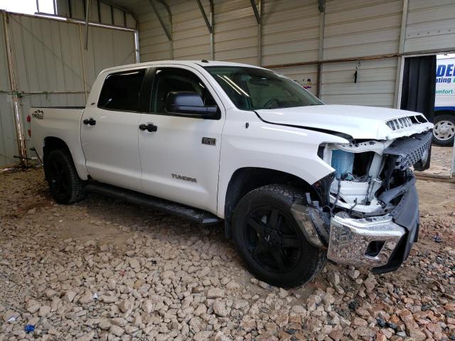 5TFDW5F15KX777667 - 2019 TOYOTA TUNDRA CREWMAX SR5 WHITE photo 4