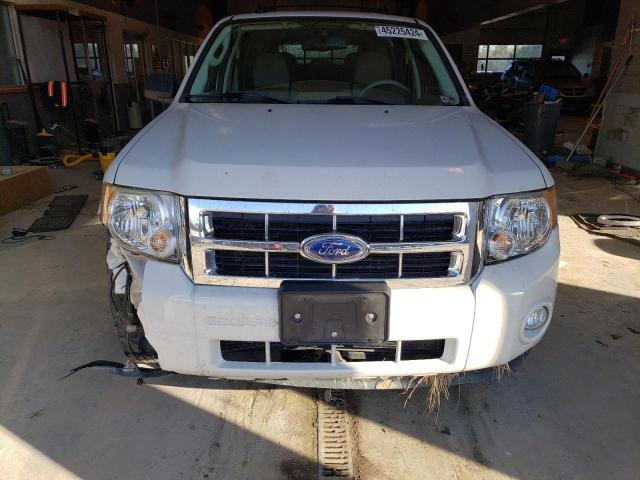 1FMCU9DG5BKC22081 - 2011 FORD ESCAPE XLT WHITE photo 5