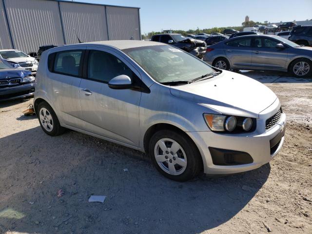 1G1JA6SH0D4238302 - 2013 CHEVROLET SONIC LS 银色 照片 4