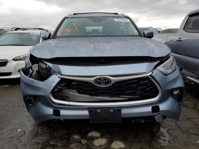 5TDHZRAH9NS119025 - 2022 TOYOTA HIGHLANDER XLE 蓝色 照片 5