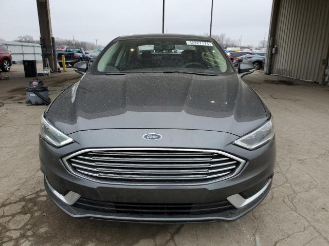 3FA6P0HD4JR193418 - 2018 FORD FUSION SE GRAY photo 5